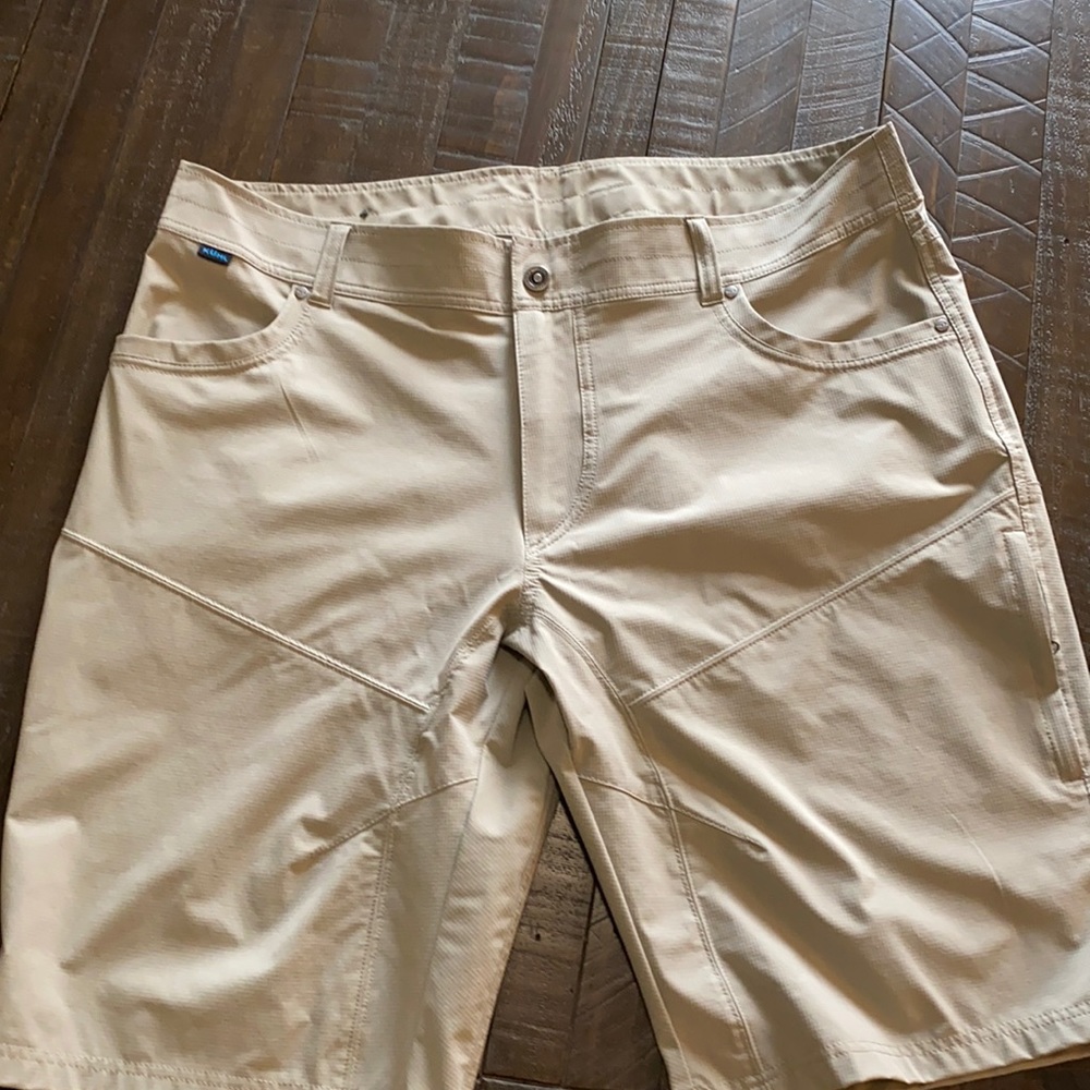 AWESOME 👌 Kuhl shorts 40